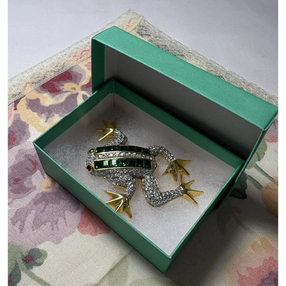 Vintage 80s 90s Rhinestone Frog Brooch Pin Emerald Baguette Crown 2.5